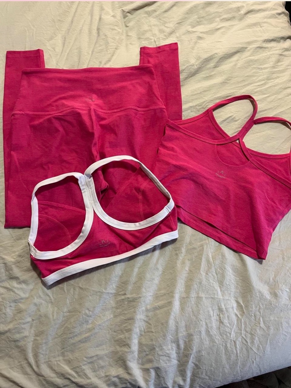 Beyond Yoga 3 Piece Set - Pink Sports Bra & Crop Top & Leggings Set